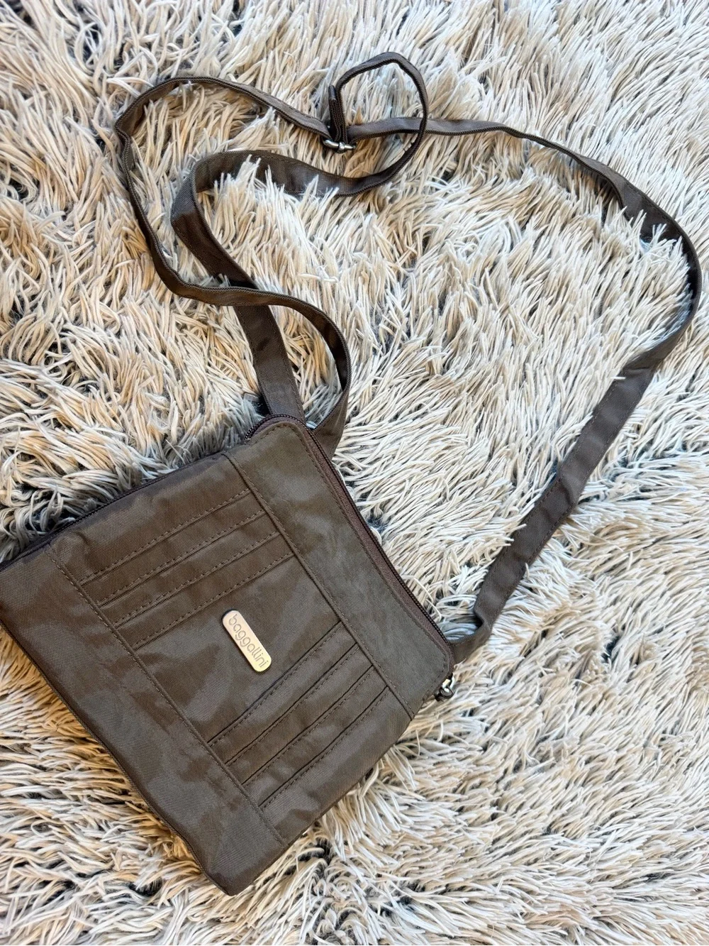 Men's Crossbody Shoulder Bag in Brown - Stylish Everyday Carry